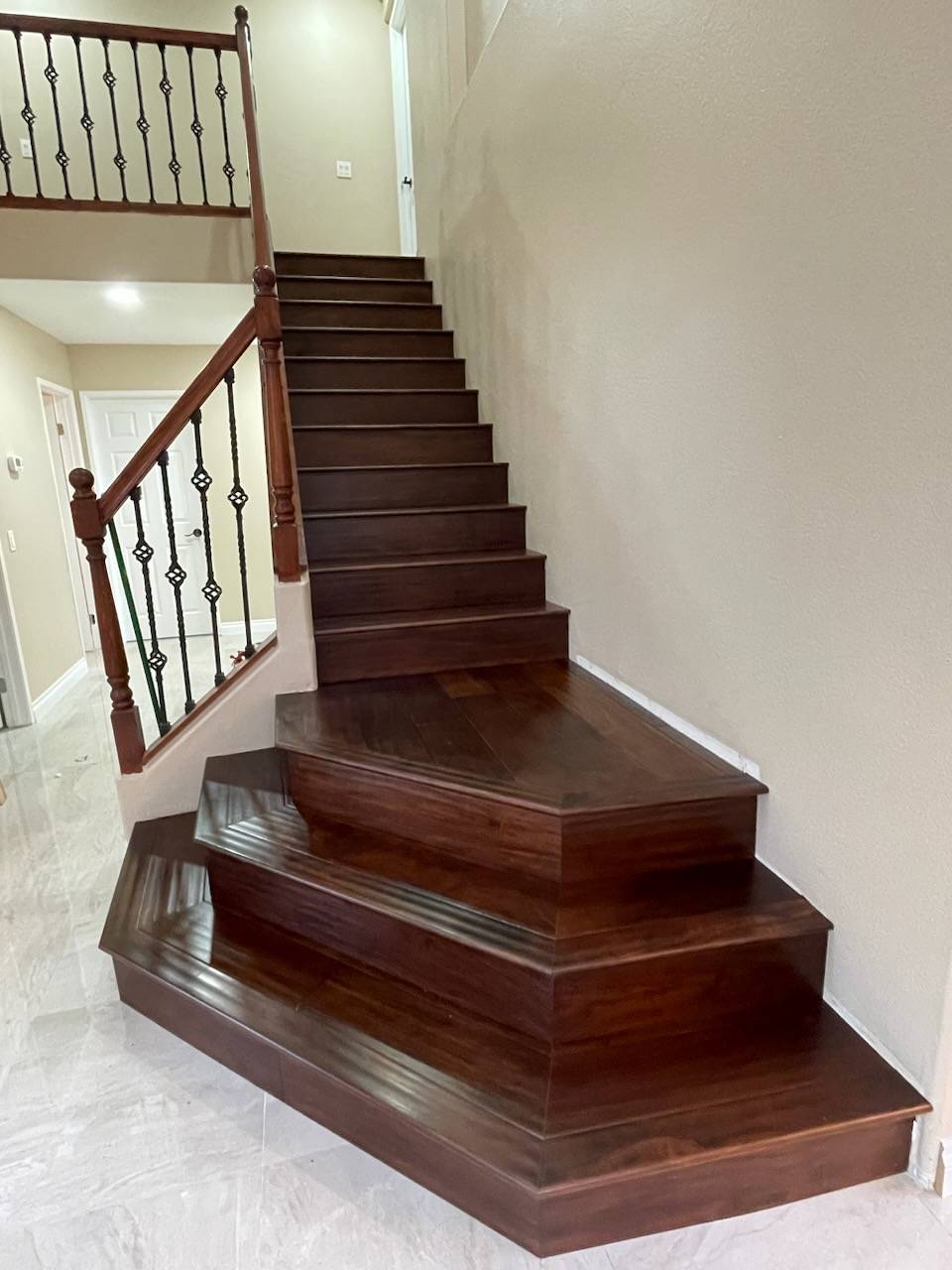 AF1QipPuE209ZMyq1-RJ7E94pfQVMAeW76JkH7vsvkXH=s1500 (24)