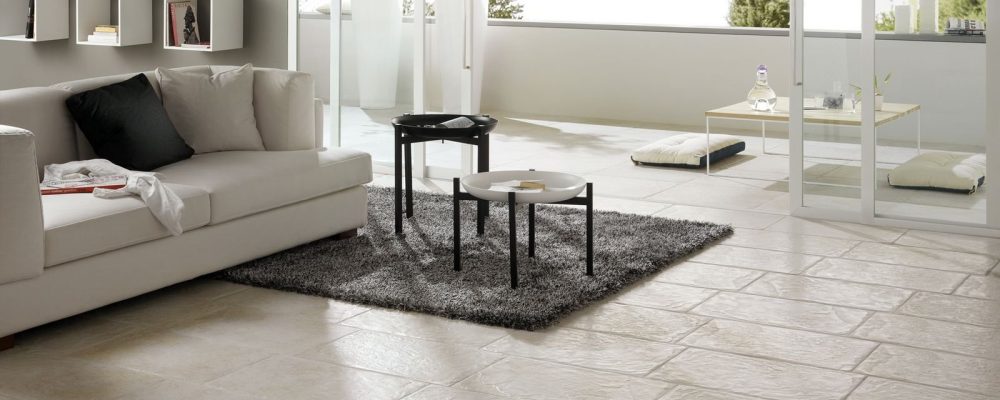 1673213177_obstanovka-club-p-svetlaya-plitka-na-pol-68